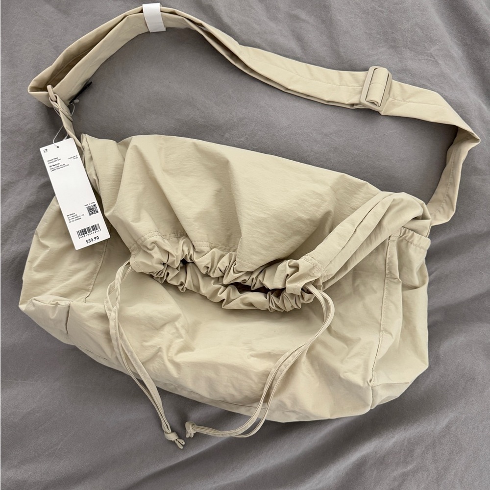 Uniqlo Drawstring Shoulder Bag